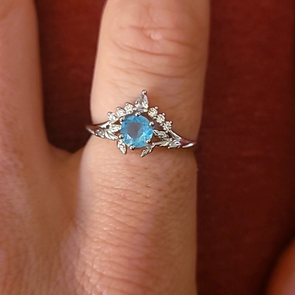 Fragrant Jewels Cinderella collection ring . Size 8